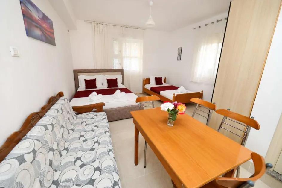 Vila Agolli Vlorë Exterior foto